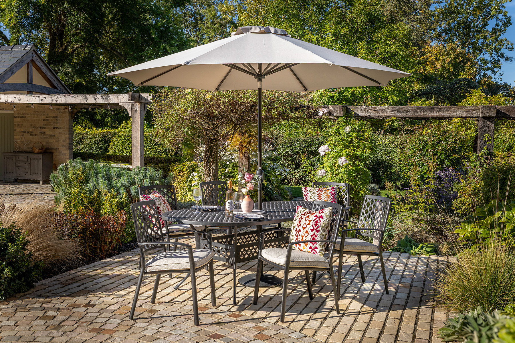 Avebury 6 Seat Dining Set